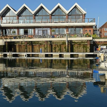 Royal Southern Yacht Club Хамбъл Екстериор снимка